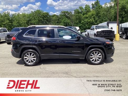Used 2017 Jeep Cherokee Limited AWD/4WD image 8