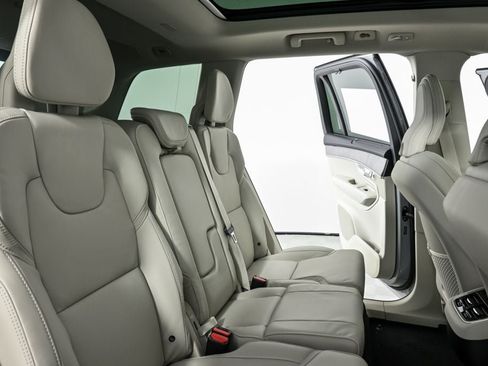 Used 2026 Volvo XC90 B6 Ultra w/ Protection Package AWD/4WD image 25