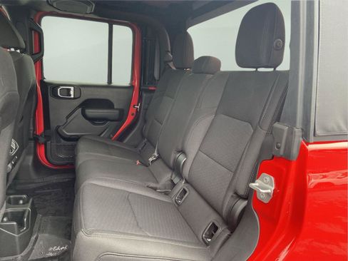 Used 2022 Jeep Gladiator Sport AWD/4WD image 12