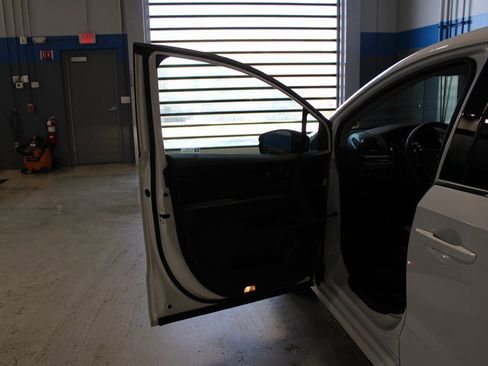 Used 2025 Honda Odyssey Elite image 7