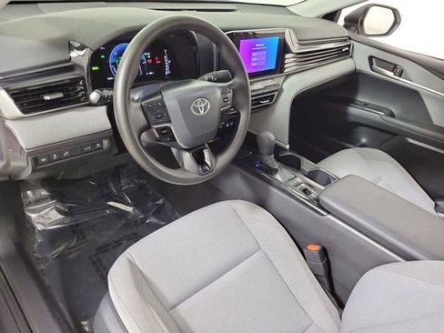 Used 2025 Toyota Camry LE image 18