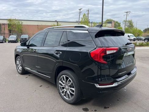 Used 2023 GMC Terrain Denali w/ Denali Premium Package AWD/4WD image 7