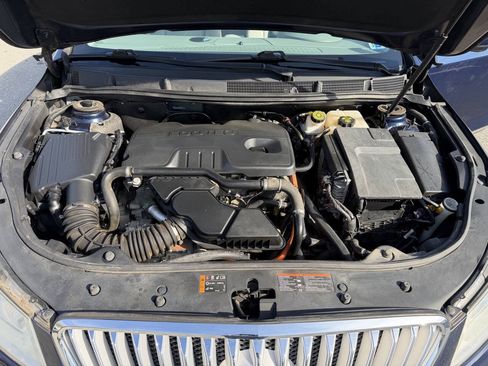 Used 2012 Buick LaCrosse FWD image 19