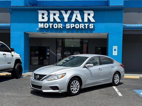Used 2016 Nissan Altima 2.5 S w/ Power Driver Seat Package FWD image 1