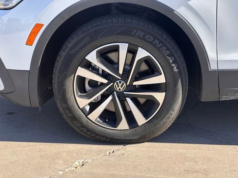 Used 2024 Volkswagen Tiguan S image 9