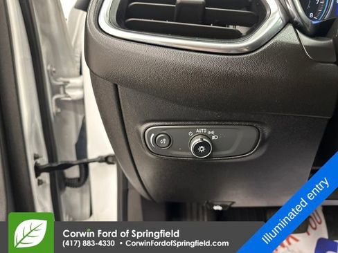 Used 2019 Chevrolet Equinox LT image 34