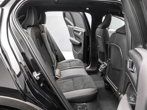 Used 2023 Volvo XC40 B5 Plus w/ Protection Package Premier image 27