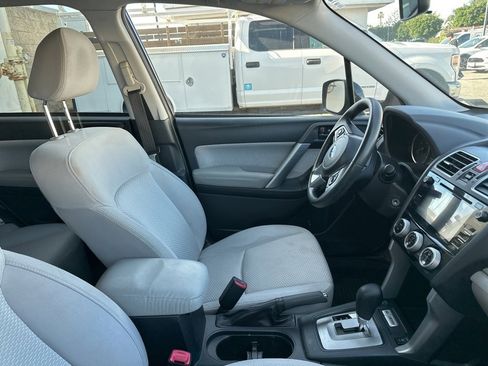 Used 2017 Subaru Forester 2.5i Premium w/ All-Weather Package image 2