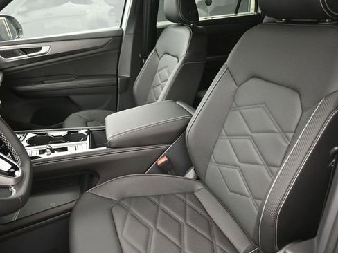 New 2026 Volkswagen Atlas Cross Sport SE image 19