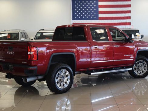 Used 2018 GMC Sierra 2500 Denali w/ Duramax Plus Package AWD/4WD image 37