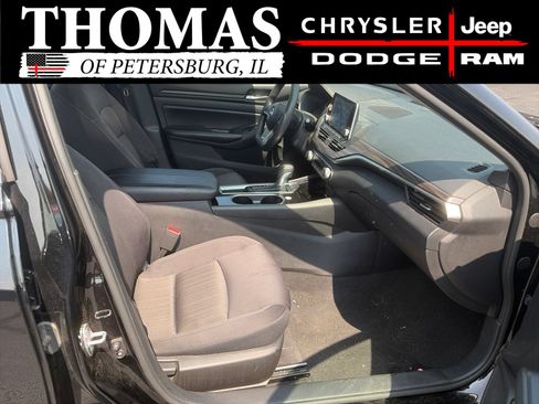Used 2024 Nissan Altima 2.5 SV FWD image 22