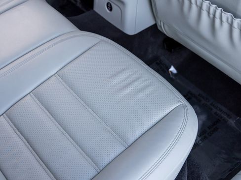 Certified 2024 Porsche Macan Turbo image 47