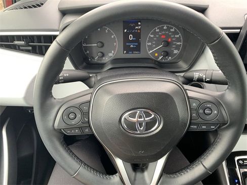 Used 2025 Toyota Corolla SE image 19