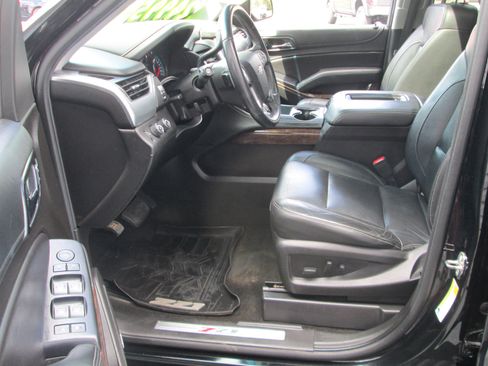 Used 2018 Chevrolet Tahoe LT w/ Z71 Midnight Edition AWD/4WD image 13