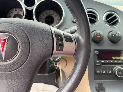 Used 2006 Pontiac Solstice Convertible w/ Premium Package RWD image 12