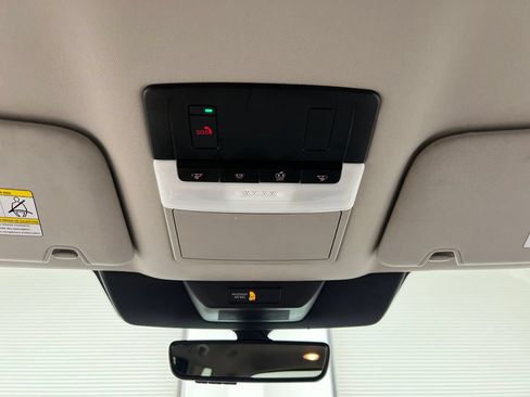 Used 2025 Nissan Pathfinder SL FWD image 72