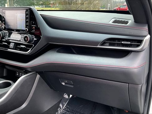 Used 2022 Toyota Highlander XSE image 18
