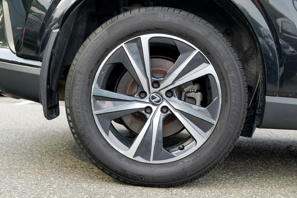 Used 2023 Lexus RX 350 Premium w/ Accessory Package AWD/4WD image 13