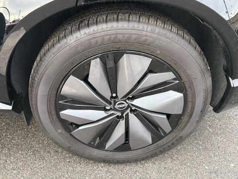 Used 2025 Nissan Ariya AWD image 32