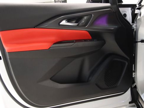 Used 2025 Chevrolet Equinox EV RS FWD image 38