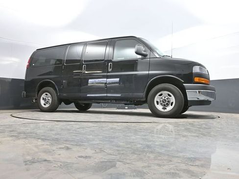 Used 2025 GMC Savana 2500 LT w/ LT Preferred Equipment Group RWD image 52