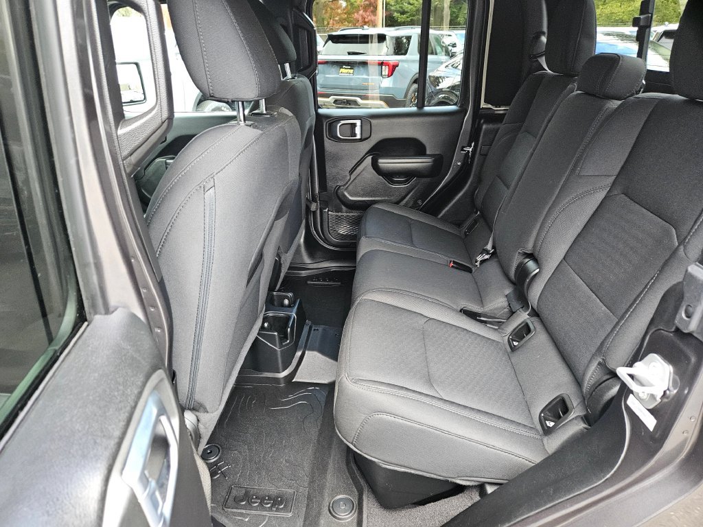Used 2021 Jeep Gladiator Sport AWD/4WD image 16