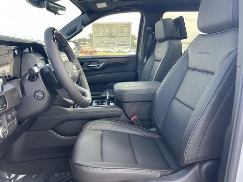 New 2026 GMC Yukon XL Denali w/ Denali Reserve Package RWD image 22