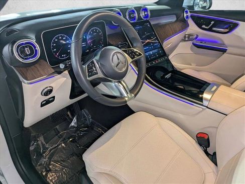 Certified 2025 Mercedes-Benz GLC 300 image 10