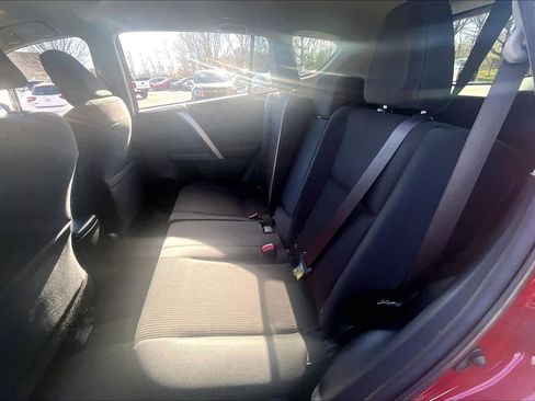 Used 2014 Toyota RAV4 LE image 19