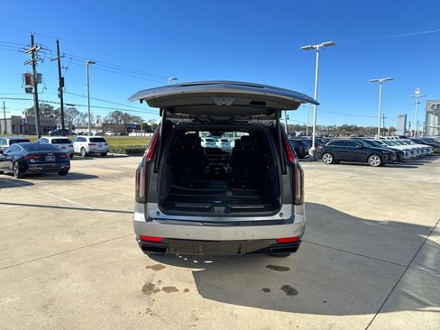 Used 2023 Cadillac Escalade Sport Platinum w/ Heavy-Duty Trailer Package image 29