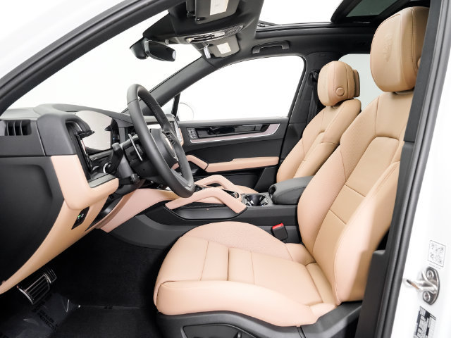Certified 2026 Porsche Cayenne AWD/4WD image 6