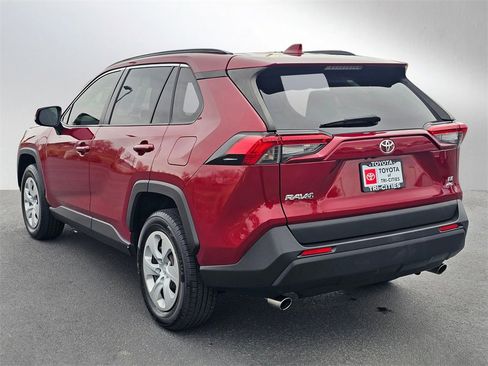 Used 2020 Toyota RAV4 LE image 3