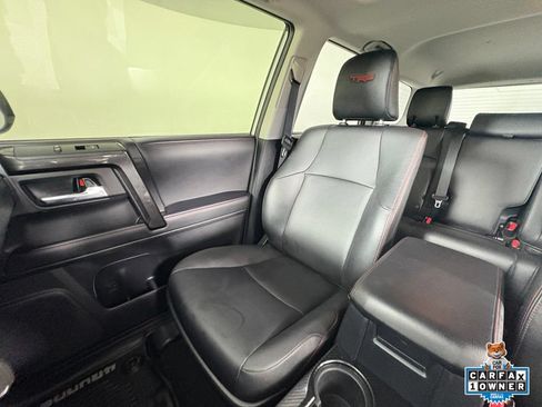 Used 2020 Toyota 4Runner TRD Off-Road Premium w/ Moonroof Package AWD/4WD image 18