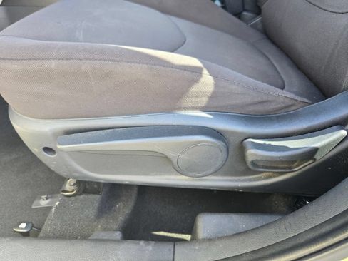 Used 2013 Kia Soul ! FWD image 14