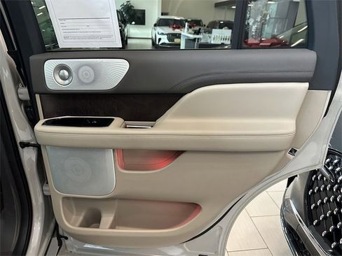 Certified 2022 Lincoln Navigator Reserve image 39