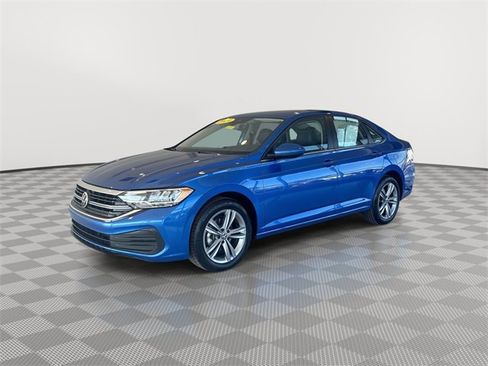 Used 2024 Volkswagen Jetta SE image 6