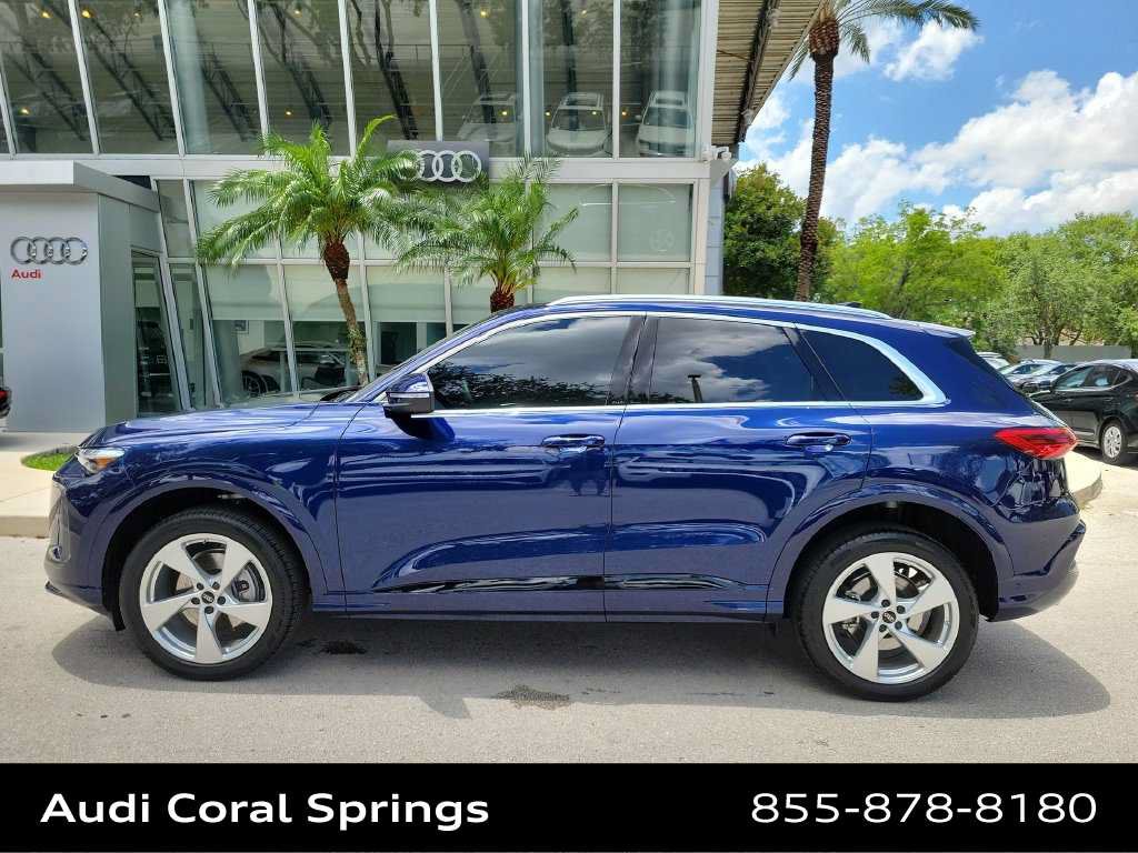 Certified 2025 Audi Q5 Premium Plus w/ Premium Plus AWD/4WD image 11