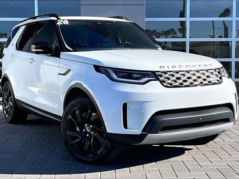 Used 2024 Land Rover Discovery S image 3