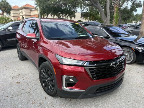 Used 2023 Chevrolet Traverse RS w/ LPO, Floor Liner Package FWD image 1
