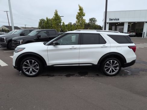 Used 2025 Ford Explorer Platinum w/ Ultimate Package AWD/4WD image 2