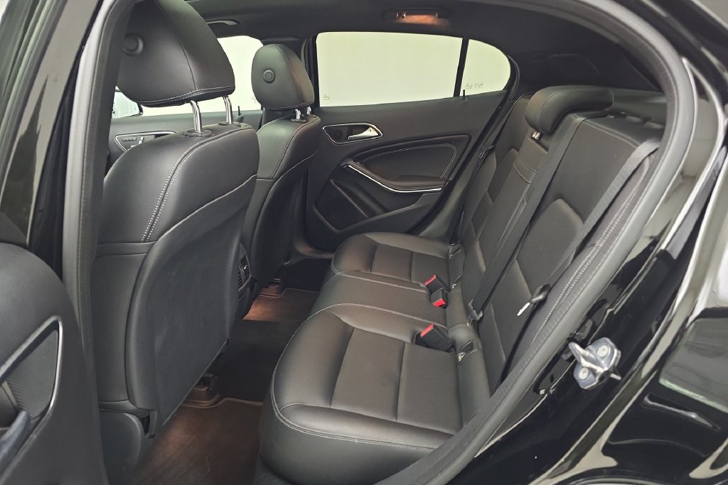 Used 2019 Mercedes-Benz GLA 250 4MATIC image 24