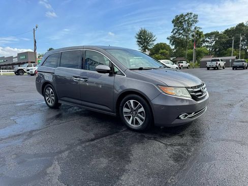 Used 2016 Honda Odyssey Touring image 4