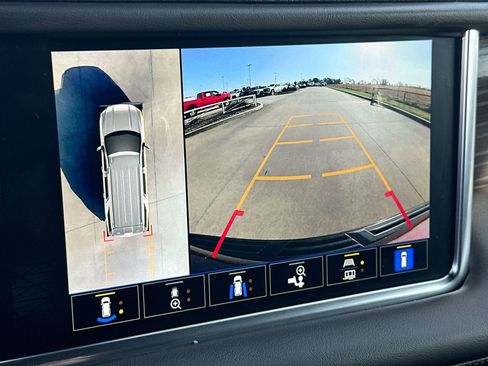 Used 2022 GMC Yukon Denali image 17