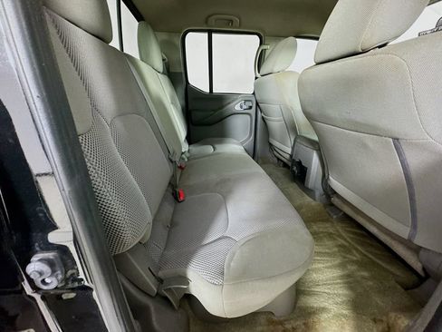 Used 2018 Nissan Frontier SV AWD/4WD image 31
