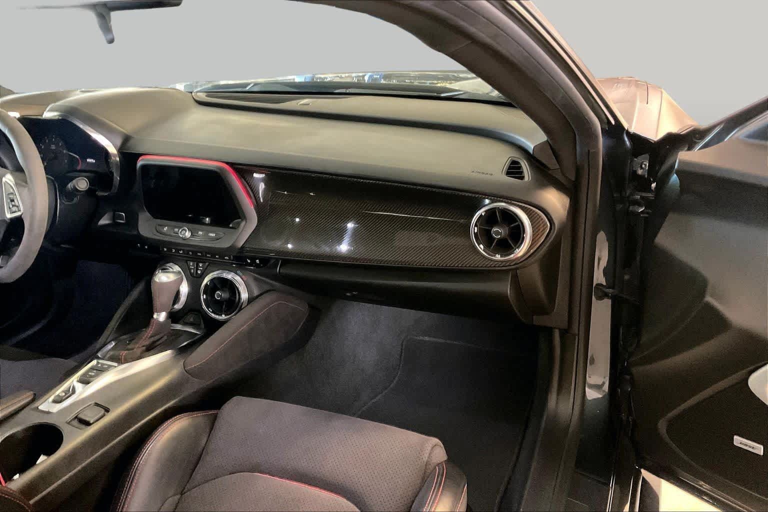 Used 2019 Chevrolet Camaro ZL1 RWD image 17