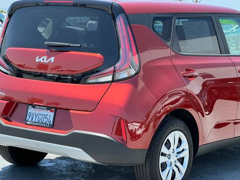 Certified 2025 Kia Soul LX FWD image 8