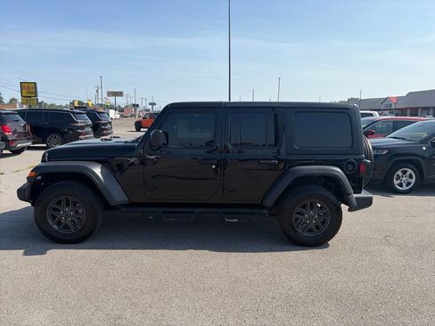 Used 2024 Jeep Wrangler Unlimited Sport AWD/4WD image 3