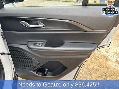 Used 2025 Jeep Grand Cherokee Altitude AWD/4WD image 24