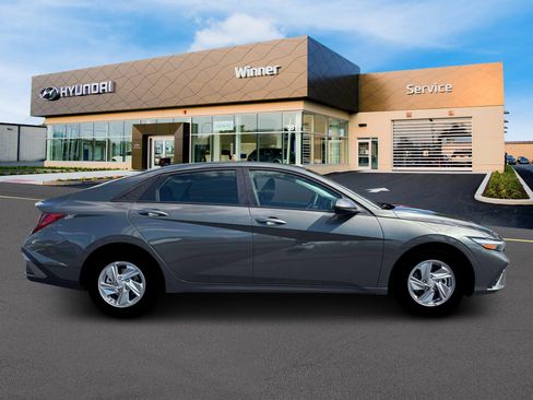 New 2026 Hyundai Elantra SE image 9