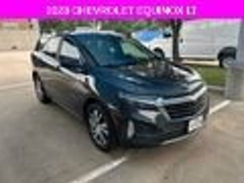Used 2023 Chevrolet Equinox LT FWD image 2